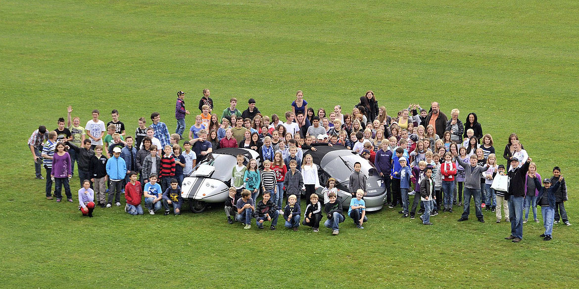 twike-3-and-4-kids-around