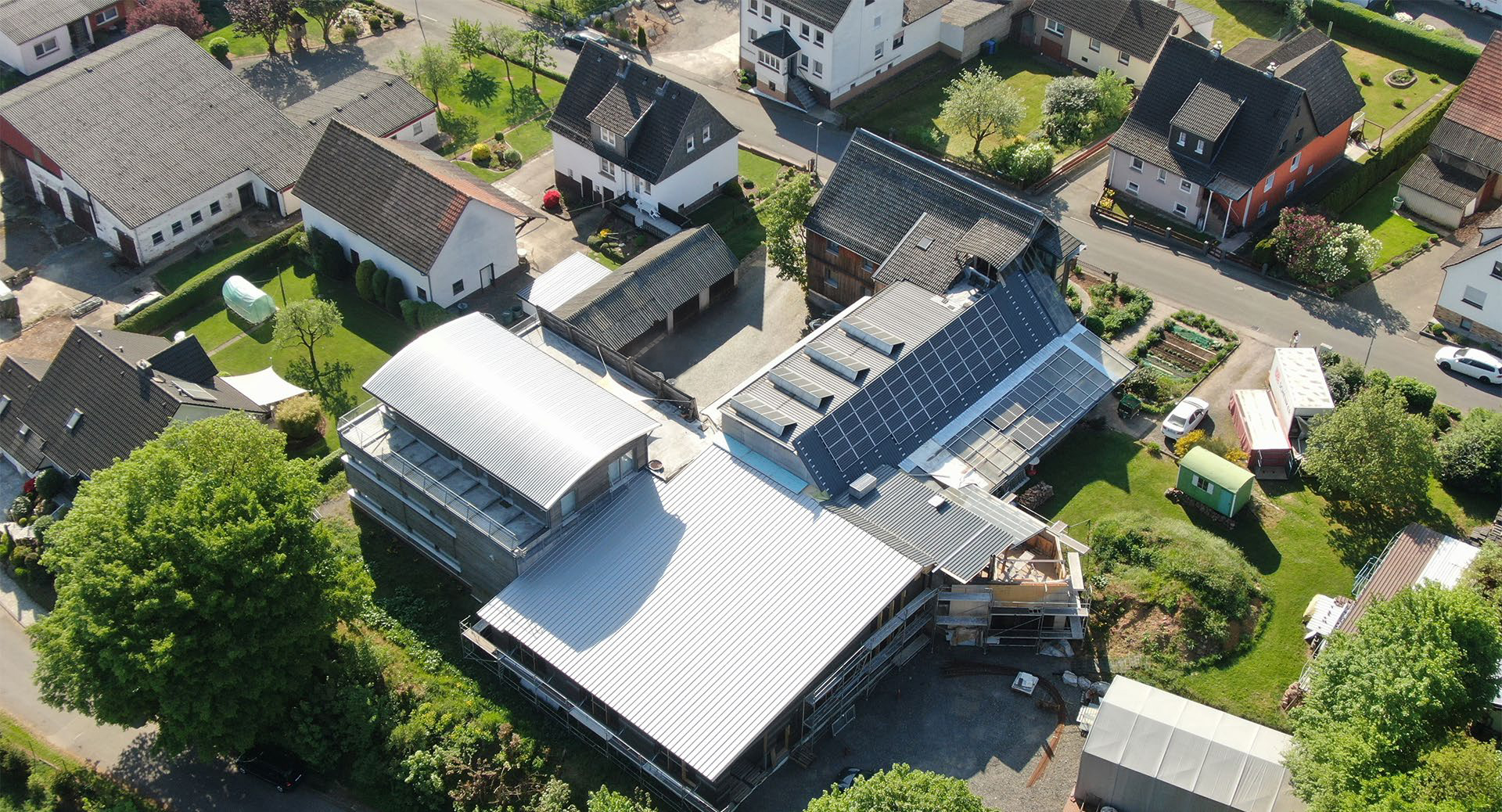 Luchtfoto van de uitgebreide TWIKE-productielocatie in Rosenthal